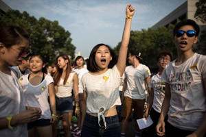 Tuổi trẻ Hồng Kông đi đầu đòi dân chủ.