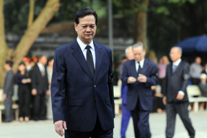 Thủ tướng CSVN Nguyễn Tấn Dũng rời cuộc đấu.