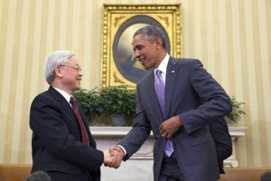 Ông Nguyễn Phú Trọng bắt tay ông Obama tại Tòa Bạch Ốc