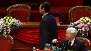 Thủ tướng Nguyễn Tấn Dũng được 'đồng ý cho rút', ông Trọng ở lại.  Ảnh: Reuters