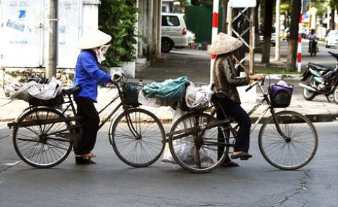 Nền kinh tế Việt Nam tụt hậu không còn là nguy mà là thực chất với cái đuôi định hướng xã hội chủ nghĩa.