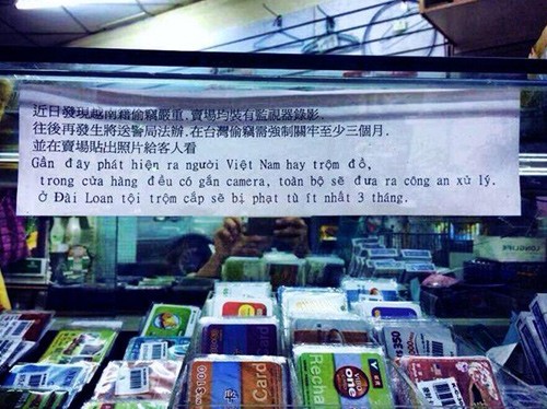 Một bảng rôn cảnh cáo bằng tiếng Việt ở Đài Loan (Ảnh: Internet)