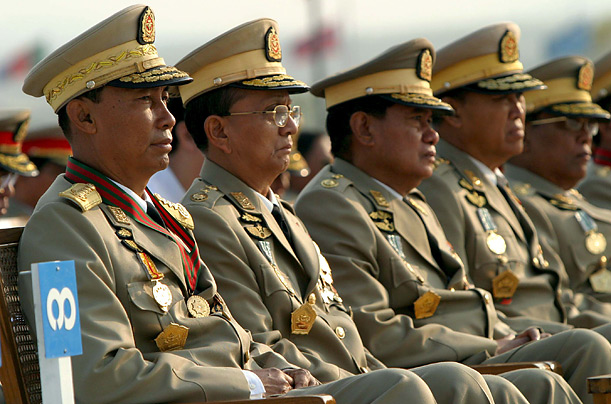 Quân đội tại Miến Điện vẫn nắm quyền kiểm soát nhiều bộ và một phần tư số ghế trong quốc hội.