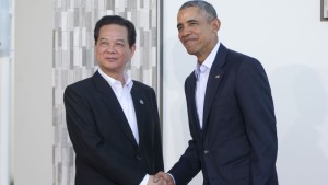 Tổng thống Obama đón tiếp Thủ tướng CSVN Nguyễn Tấn Dũng tại hội nghị 10 nước ASEAN tại Sunnylands ngày 15 tháng 2, 2016 (Ảnh: AP)
