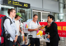 Hình minh họa: khách nước ngoài đến du lịch Đà Nẵng