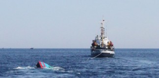 Một tàu cá Việt Nam bị Tàu Trung Quốc đâm chìm
