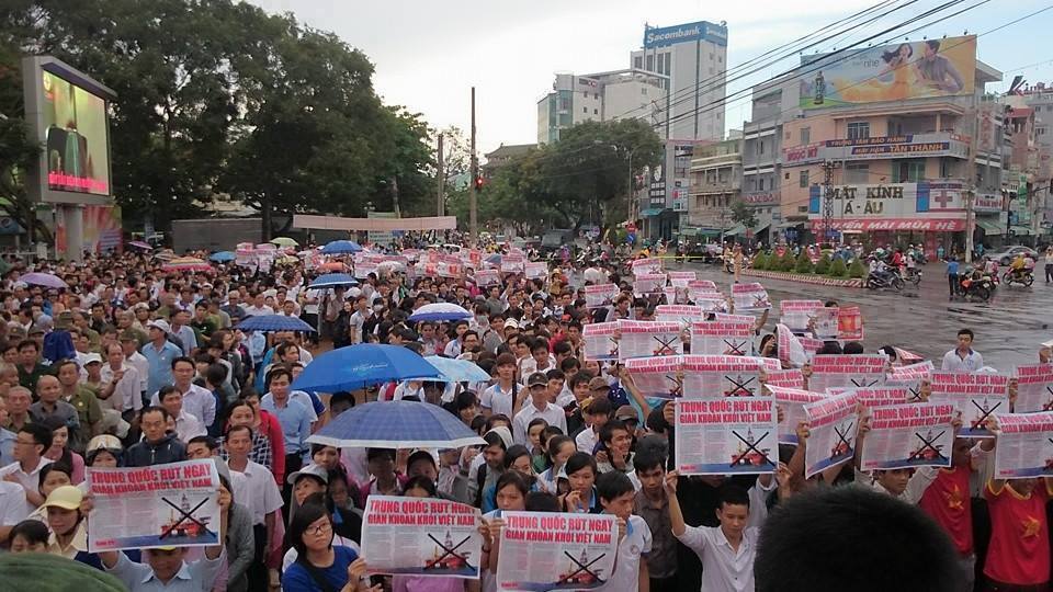 Biểu tình chống Trung Quốc xâm lược tại Cần Thơ ngày 12 Tháng Năm, 2014 (Ảnh: Dannews.info)