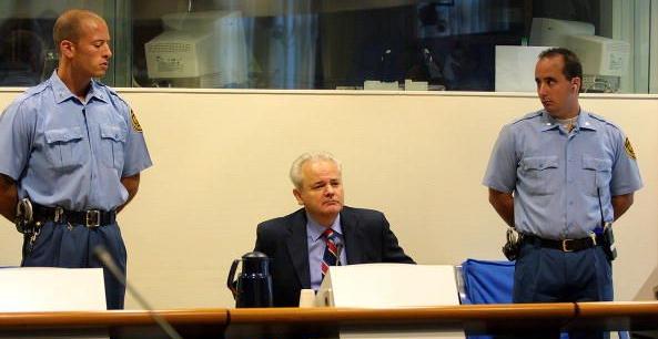 Trong phiên tòa xét xử lãnh tụ Serbia Milosevic về tội ác diệt chủng