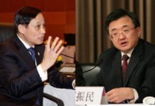 Thứ trưởng Ngoại giao Lê Hoài Trung (trái) và Thứ trưởng Ngoại giao Trung Quốc