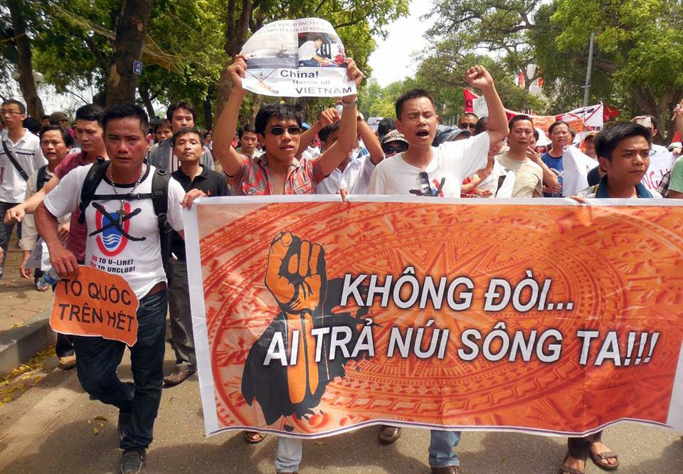 Biểu tình tại phản đối Trung Quốc xâm lược tại Hà Nội ngày 11-5-2014.