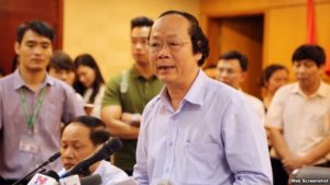 Ông Võ Tuấn Nhân tại cuộc họp báo ngày 27-4-2016.