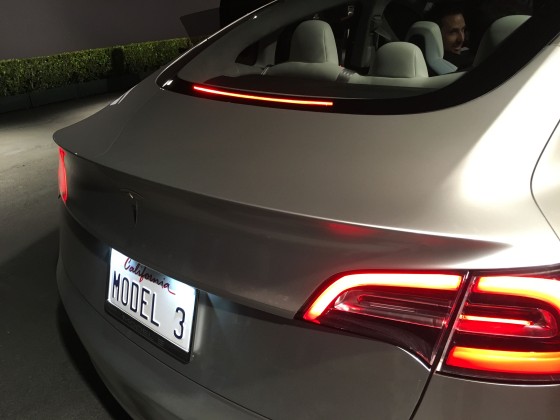 Phía Đuôi - Tesla Model 3