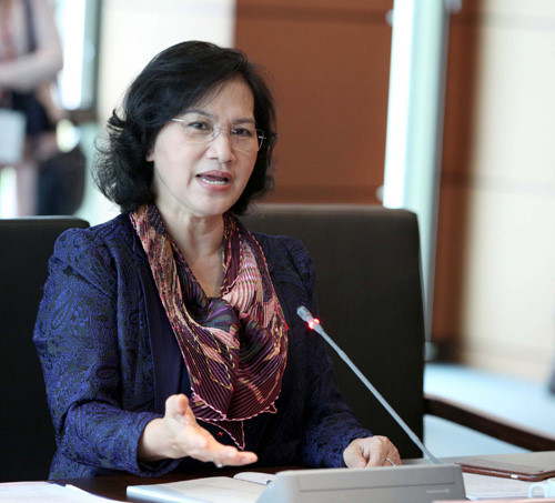Chỉ trong vòng vài ngày, bà Nguyễn Thị Kim Ngân điều hành Quốc hội miễn nhiệm cùng lúc hơn hai chục thành viên cao nhất của chính phủ.