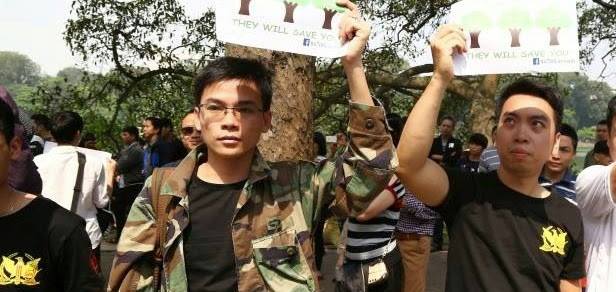 Nguyễn Viết Dũng bị bắt khi đi biểu tình phản đối chặt hạ cây xanh tại Hà Nội. Anh đã mãn hạn tù ngày 13-4-2016 sau 12 tháng tù giam. Ảnh: Nguyễn Lân Thắng.