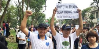 Anh Phạm Nam Hải trong cuộc biểu tình sáng 01/05/2016