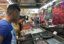 Khu bán tôm cá ở siêu thị Co.op Mart Huế (02/05/2016 )