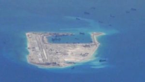 Trung Quốc đẩy mạnh việc cải tạo đảo và xây đường băng phi cơ ở Biển Đông 