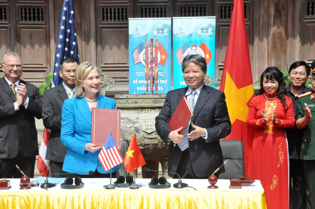 Bà Hillary Clinton trong chuyến đi Việt Nam Tháng 7/2010.