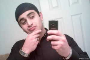 Tay súng được xác định danh tính là Omar Saddiqui Mateen, một công dân Mỹ gốc Afghanistan