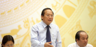 Bộ trưởng Thông tin và Truyền thông Trương Minh Tuấn (giữa) hôm 2-6-2016 cho biết “Nguyên nhân cá chết liên quan đến thủ phạm gây ra nguyên nhân đó”.
