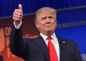 donald-trump-flashes-the-thumbs-up
