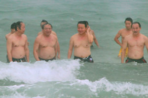Trần Hồng Hà - tắm biển 1