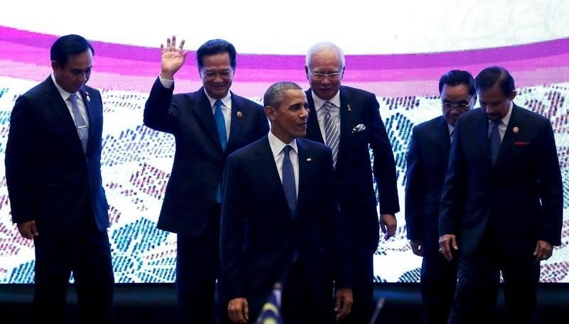 Tổng Thống Obama và các lãnh đạo ASEAN tại Hội nghị Thượng định ASEAN tại Kuala Lumpur. Ảnh: Reuters