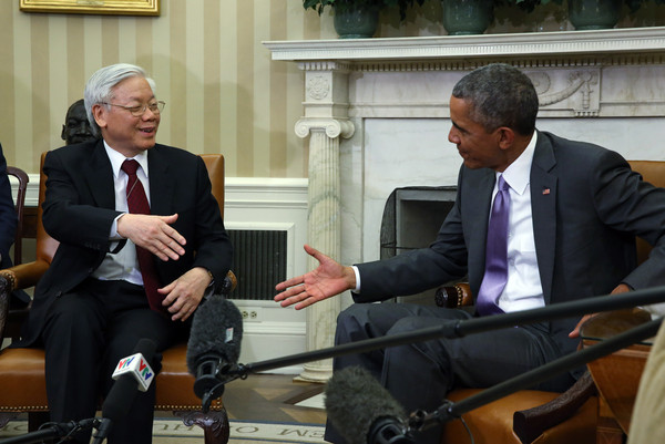 Tổng Bí Thư Nguyễn Phú Trọng gặp Tổng Thống Barack Obama tại Nhà Trắng Tháng 7/2015. Ảnh: Pool/Getty Images North Americ