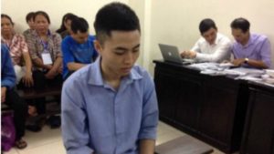 Bị cáo Vũ Văn Bình bị cho là đã gây ra cái chết của thiếu niên Đỗ Đăng Dư trong trại giam ( Ảnh Ls Luan Le)