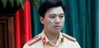 Phó phòng Cảnh sát Giao thông, Công an Hà Nội Nguyễn Mạn Hùng từ chối trả lời vụ phóng viên Trần Quang Thế vì cho răng nằm ngoài thẩm quyền của mình