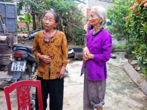 bà Phạm Thị Duyền (86 tuổi) và bà Nguyễn Thị Quyên (90 tuổi) 