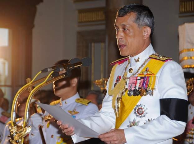 Thái tử Maha Vajiralongkorn đọc diễn văn trong lễ khai mạc kỳ họp Quốc hội ngày 1-8-2011.
