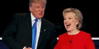 Bà Hillary Clinton (phải), ứng cử viên tổng thống Mỹ của đảng Dân Chủ cầm quyền, và Ông Donald Trump, ứng cử viên của đảng đối lập trong một buổi tranh luận được trực tiếp truyền hình toàn quốc.