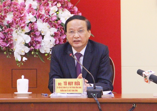 Ông Tô Huy Rứa trong một buổi làm việc với Ban Thường Vụ tỉnh ủy Quảng Ninh trong vai trò Trưởng Ban Tổ chức Trung ương.