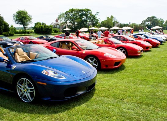 Bộ xe đắt tiền của ông Obiang bao gồm 7 chiếc Ferrari, 5 chiếc Bentley, 4 chiếc Rolls-Royce, 2 chiếc Lamborghini, 2 chiếc Porsche, 2 chiếc Maybach và một chiếc Aston Martin.