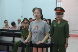Phiên tòa sơ thẩm "xử" blogger Me Nấm - Nguyễn Ngọc Như Quỳnh hôm 29/6/2017 tại Nha Trang.