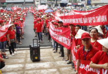 Tiểu thương chợ An Đông, Sài Gòn bãi thị - biểu tình hôm 19/9/2017. Ảnh: VOA