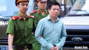 Luật sư Trần Vũ Hải nói rằng trong phiên tòa xử ông Hà Văn Thắm (ảnh) mới đây, "toà đã để các bị cáo khai đưa cho ai tiền". Ảnh: Tuổi Trẻ
