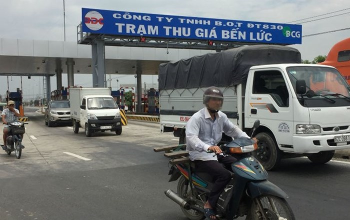 “Thu giá” hay “thu phí bằng mọi giá”