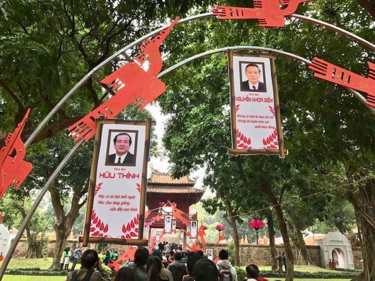 S.T.T.D Tưởng Năng Tiến – Nhà Thơ & Nhà Thổ