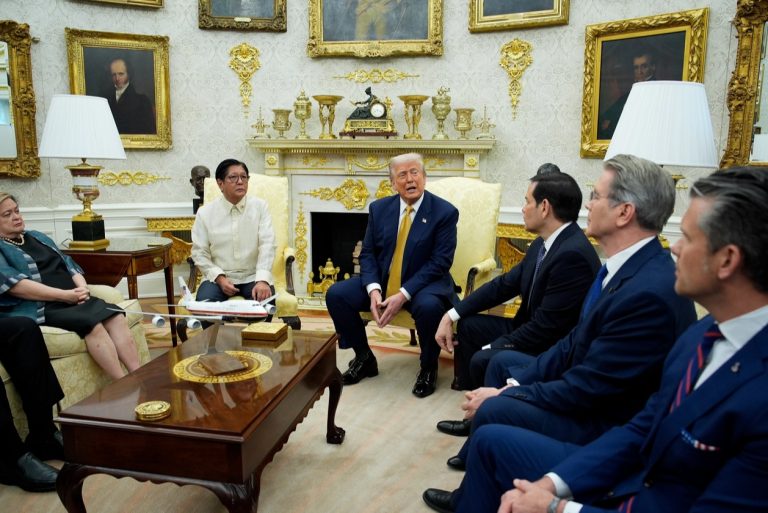 Philippines bứt phá, Việt Nam liệu có bị lỡ nhịp?
