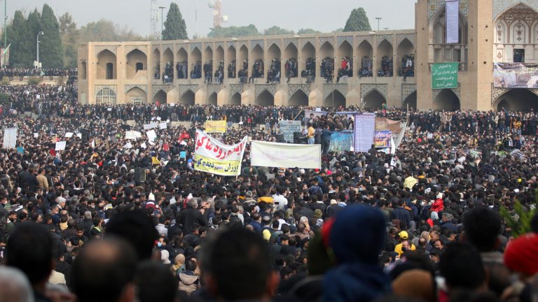Chế độ giáo sĩ Iran đang sụp đổ