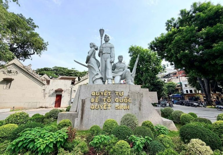 Đừng bắt ký ức chạy theo “kỷ nguyên mới”